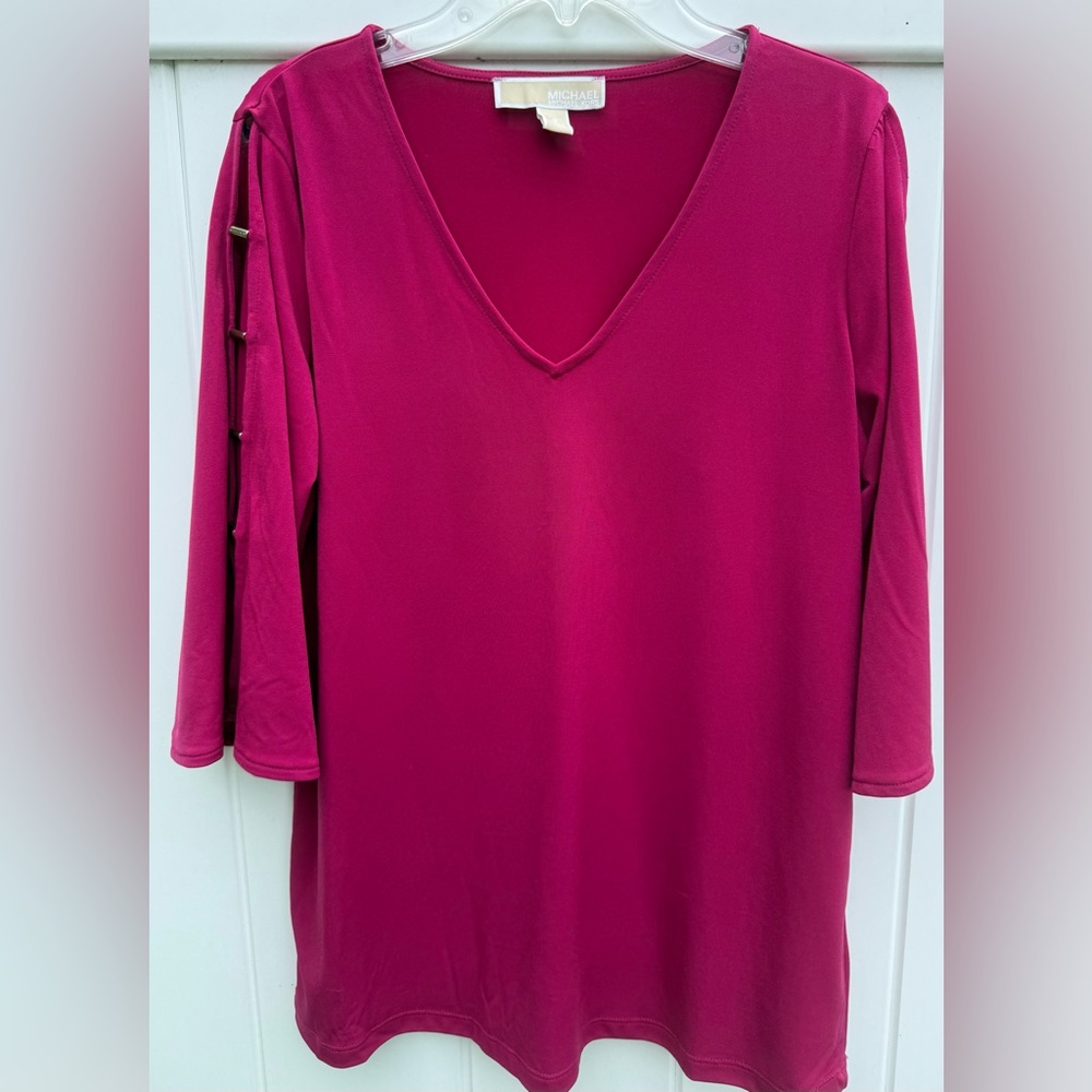 Michael Kors Pink Blouse With Elbow Length Sleeves, V-Neck.  Size Small. NWOT.